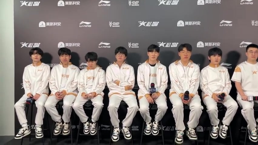 TheShy海克斯乱斗：技能暴击挺有意思的 推荐英雄的话小火龙！