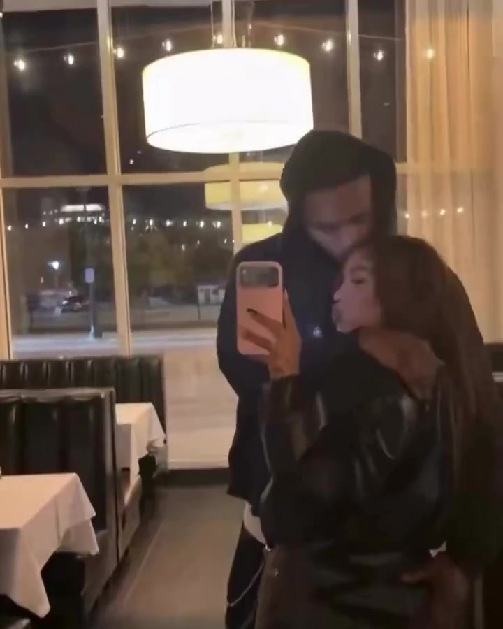 [滚动快讯]惠特摩尔官宣女友BIA！后者是粉丝200万混血说唱歌手⬅️！(图2)