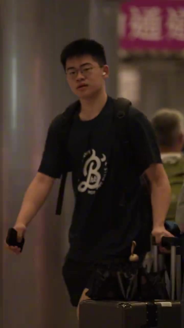 香港金牛U19今日启程前往江西🚉  参加“全国U19青年篮球比赛”