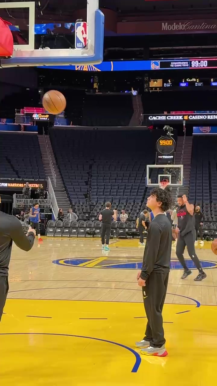 將迎首秀！小吧現場直擊：老鷹新援麥科勒姆賽前訓練弧頂三分