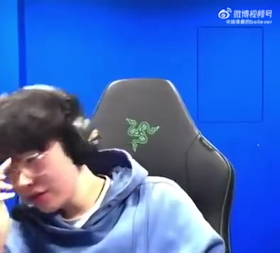 Zeus：北京烤鸭是Meiko哥请客的，大家韩语都说得挺好