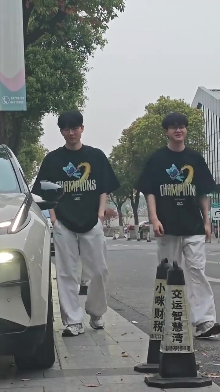 BLG分享Xun、Viper拍摄花絮：打野抓下还得练，gank节奏不一致啊【球盟会】