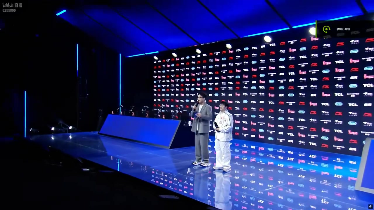 【球盟会】赛后采访圣枪哥：我们下路组非常可靠，不管什么英雄都能拿出来