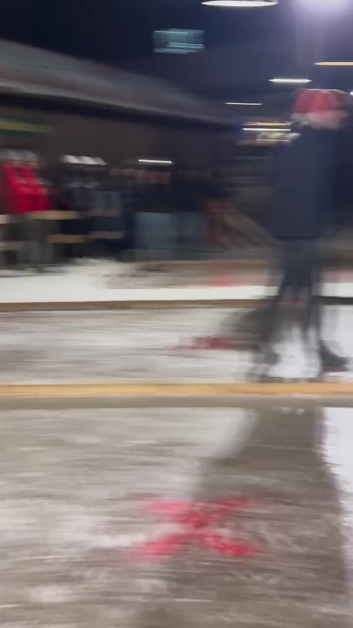 精準(zhǔn)命中！穆勒社媒曬在慕尼黑戶外玩冰壺視頻