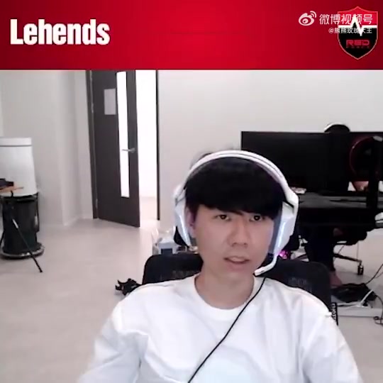 【万博电竞】Lehends：我找Peanut要点赞的寸头照他马上就发了 看起来真健康呢
