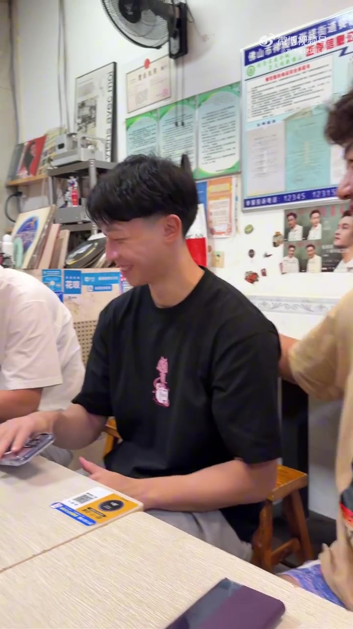 状元报到第一餐队长请客🍚欢迎小宋加入广州龙狮大家庭