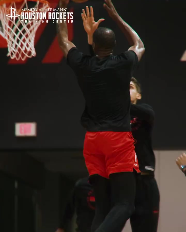 【球盟会】挥汗如雨！火箭官方晒杜兰特积极备战 老伙计亚当斯也现身合练