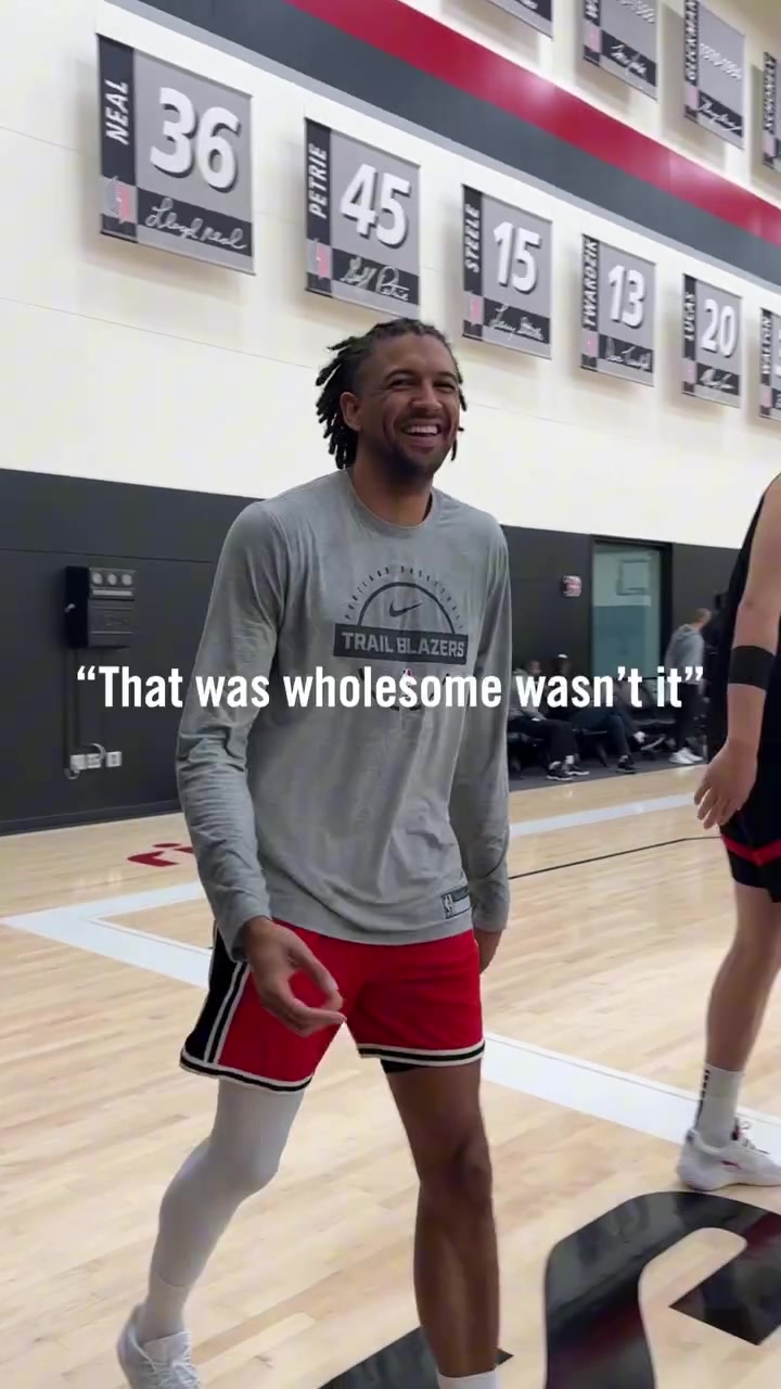 【球盟会】气氛不错！塞布尔刚进训练馆就熊抱杨瀚森 众将面对镜头笑呵呵