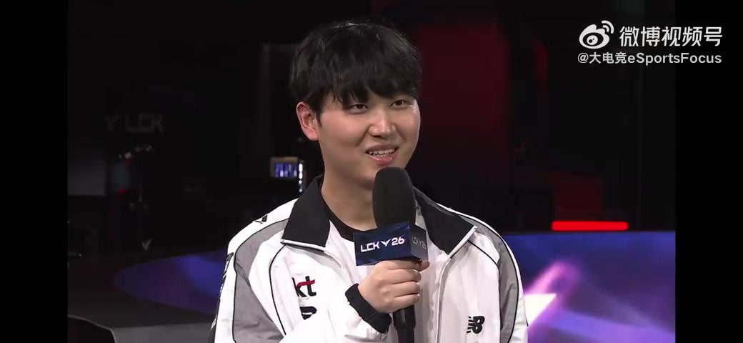 【万博电竞】Aiming：PerfecT直接说玩纳亚菲利就赢了但我还是怀疑 果然没打过