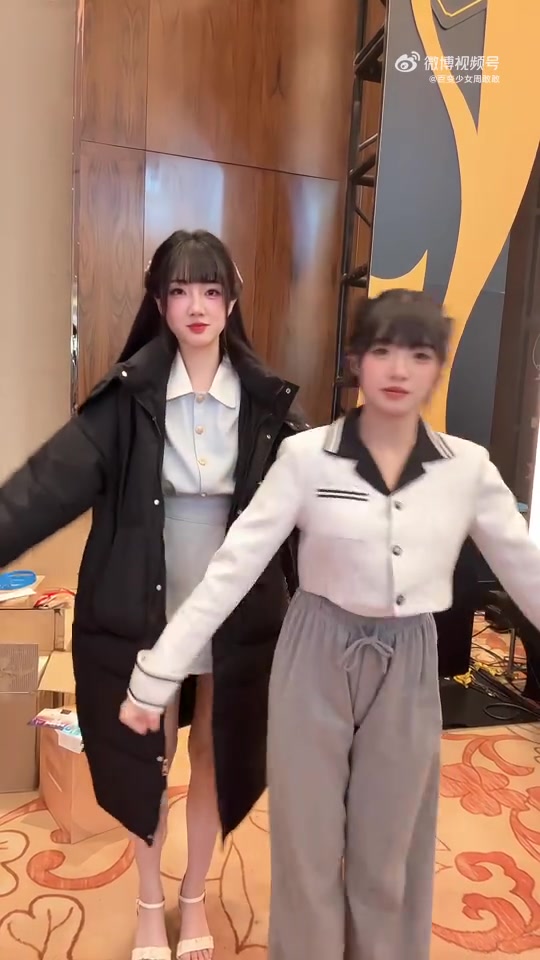 主持人周敢敢更新动态：冷脸萌这块