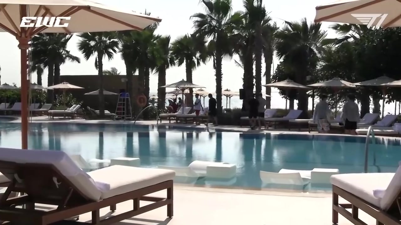 【万博电竞】T1官方发布沙特生存记最后一天：潜水、DIY划艇、逛植物园