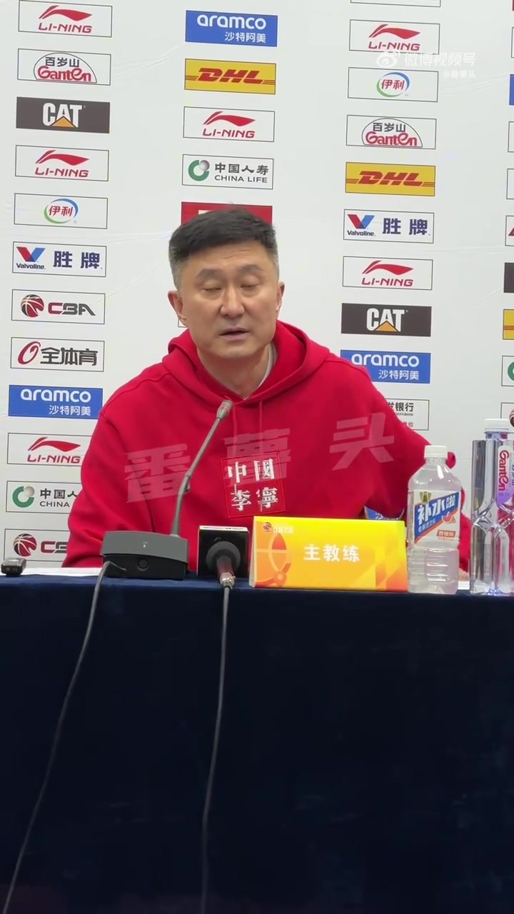 杜鋒：陳家政每天訓(xùn)練都非常認(rèn)真 應(yīng)該給他一些鍛煉機(jī)會去嘗試