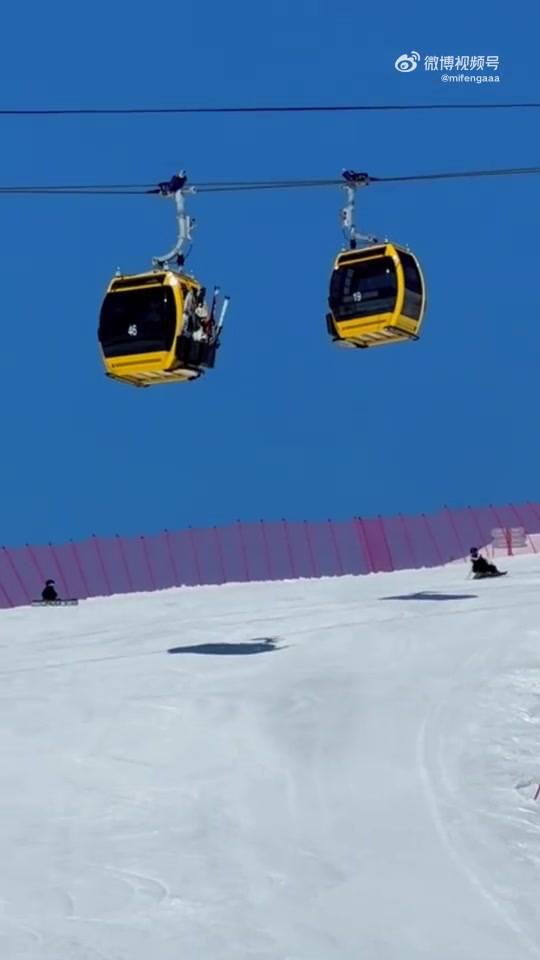 【万博电竞】Godv妻子分享滑雪动态：非要滑得好吗 我胃口好不行吗