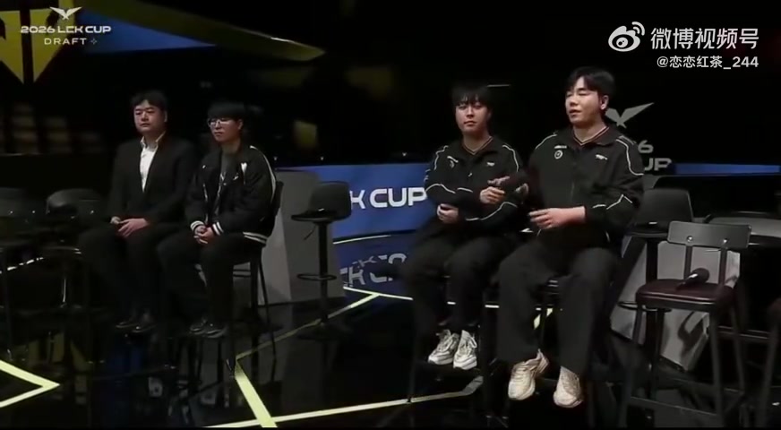 【万博电竞】为什么选择kanavi一起出席？Homme：因为他是队长，所以一起来了