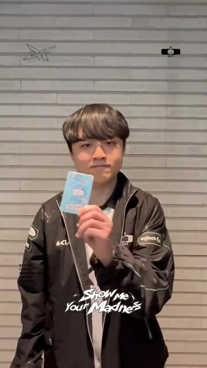 【万博电竞】DK赛后分享ShowMaker整活小视频：我们的POM表演