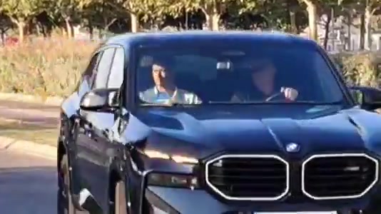 记者：贝林厄姆回归皇马参加季前备战，穆帅麾下球员到齐