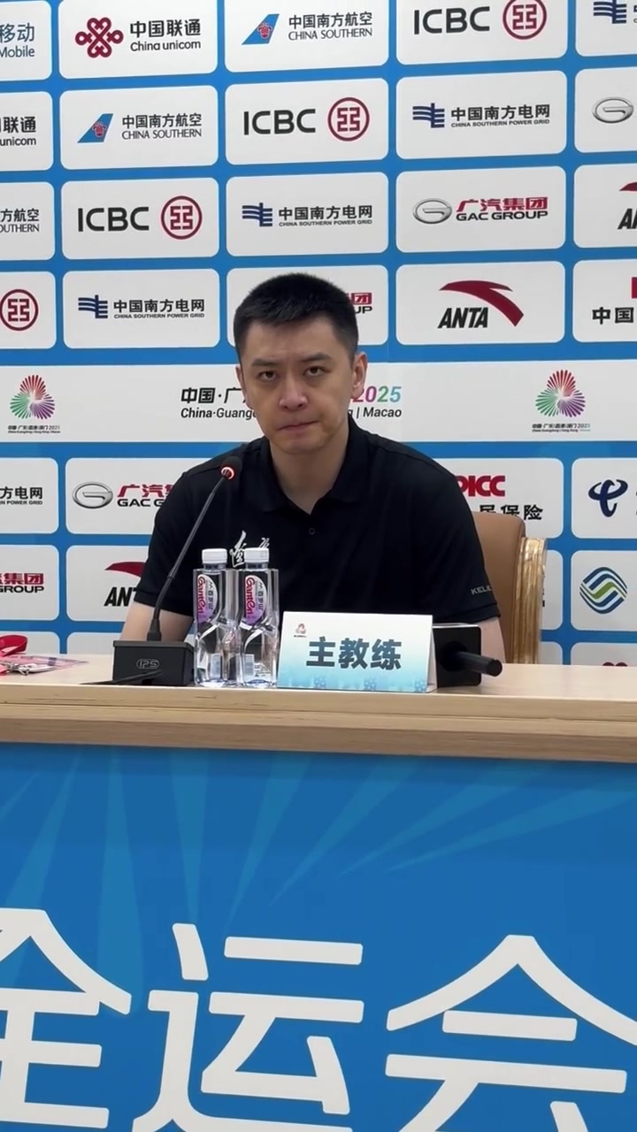 杨鸣：广东队是老对手了 天时地利人和都掌握在人家手里