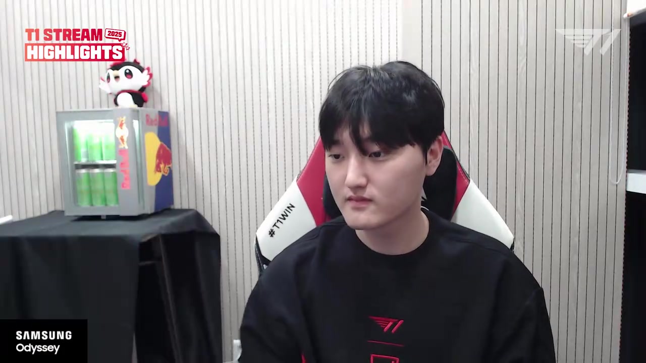 T1发布选手直播高光：peyz少爷，欢迎来到T1