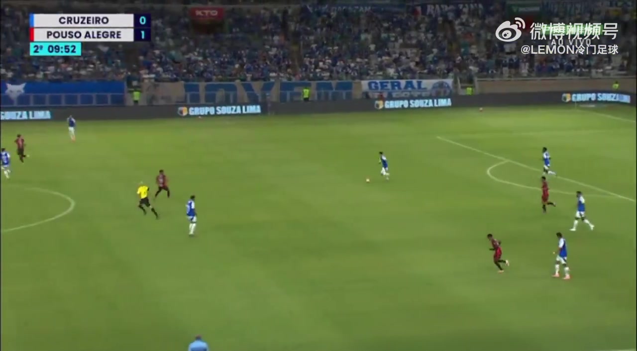 巴西州聯(lián)賽中的一記精彩穿云箭